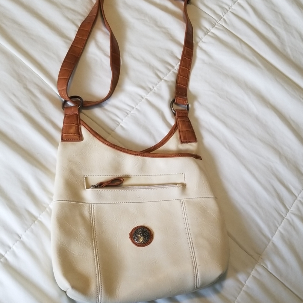 Bueno purse